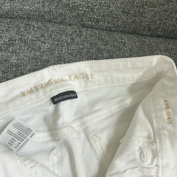 American Eagle White Jeans - Picture 5 of 5